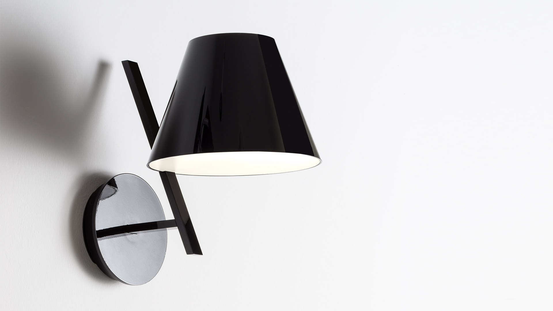 La Petite Wall Lamp by Artemide Lamps La Petite Wall Lamp by Artemide Lamps