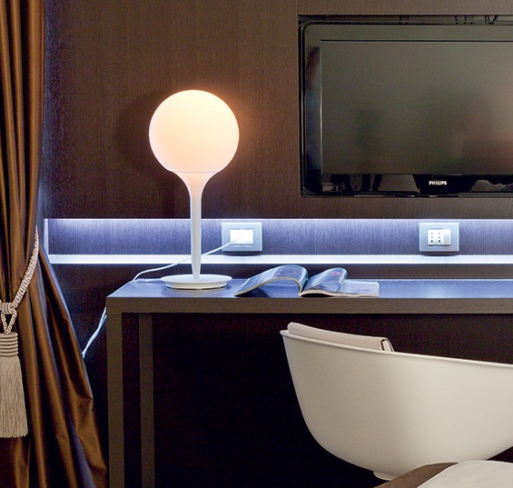 Castore Table Lamp by Artemide Lamps