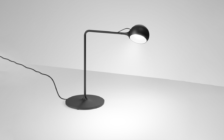 Ixa Table Lamp by Artemide Lamps Ixa Table Lamp by Artemide Lamps