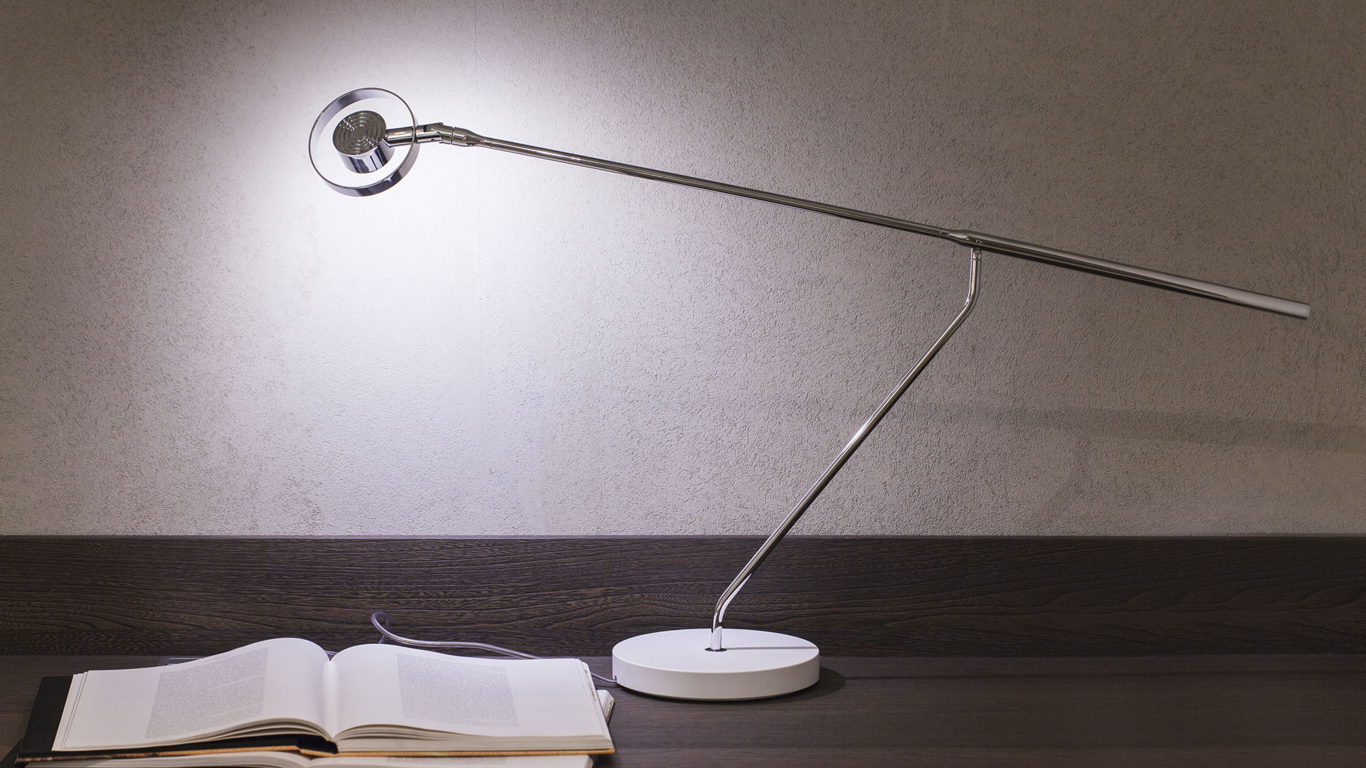 Lutz 290 Table Lamp by Oluce Lamps Lutz 290 Table Lamp by Oluce Lamps