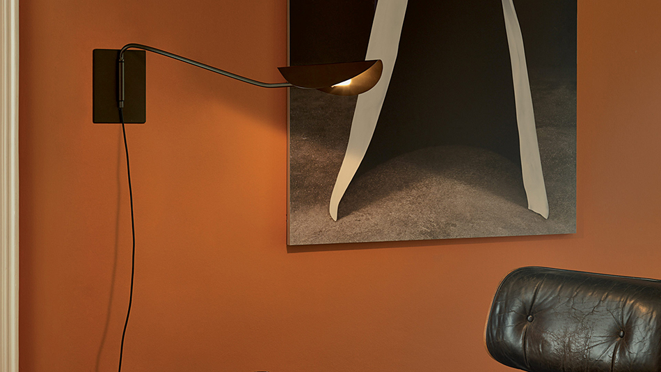 Plume Wall Lamp by Oluce Lamps Plume Wall Lamp by Oluce Lamps