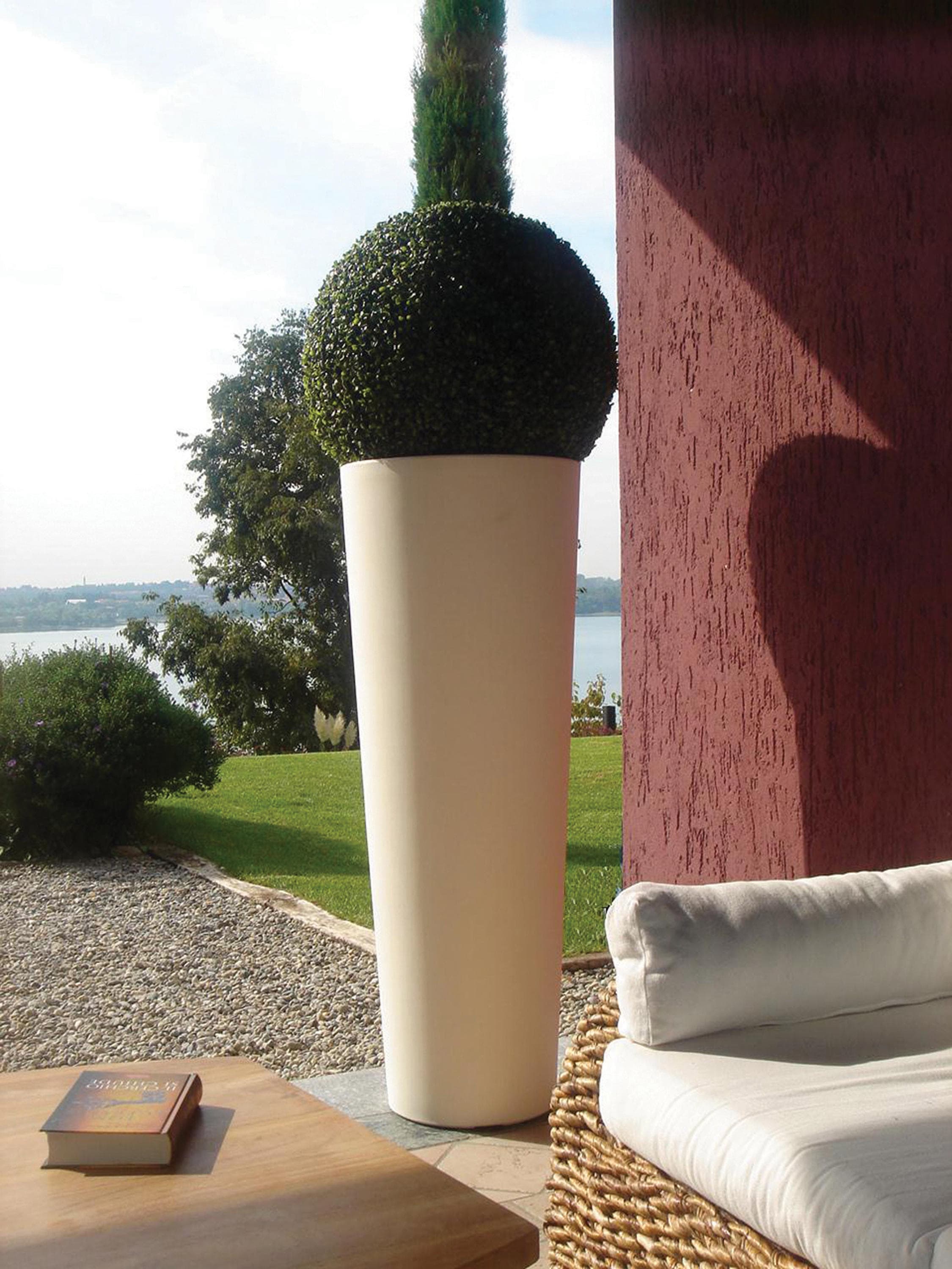 New Pot High Planters by Serralunga Planters Round New Pot High Planters by Serralunga Planters Round