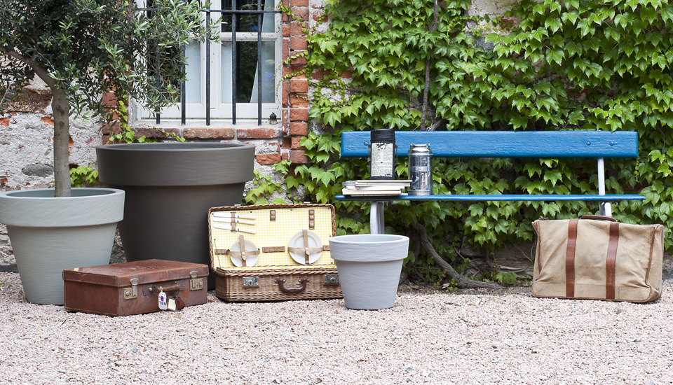 Bordato Liscio Outdoor Planters by Serralunga Planters Round Bordato Liscio Outdoor Planters by Serralunga Planters Round