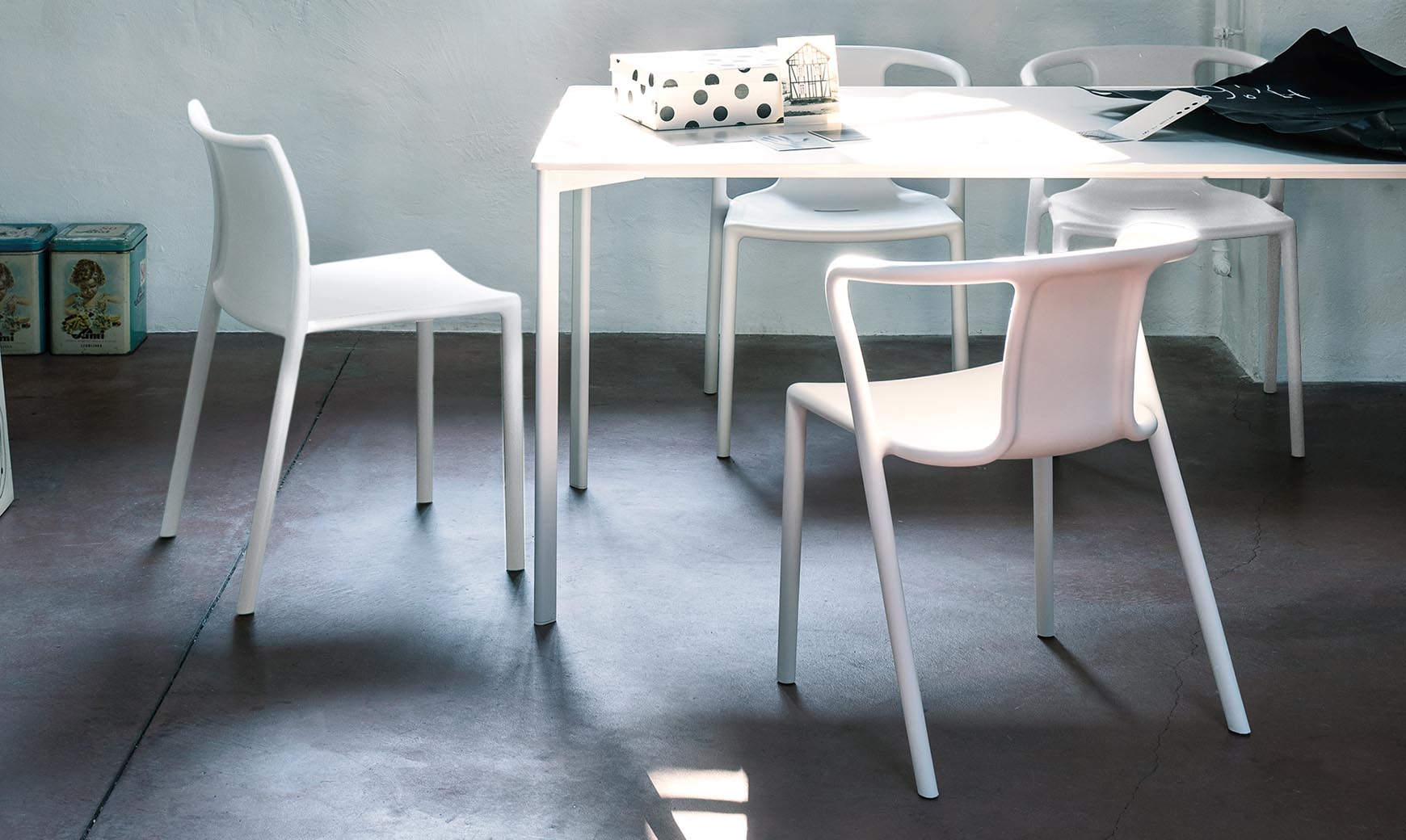 Striped Table by Magis - Modernnest.com