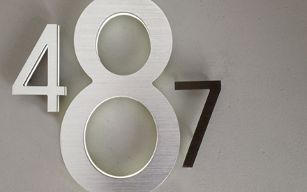 LUXELLO | MODERN 16 LIGHTED LED HOUSE NUMBERS