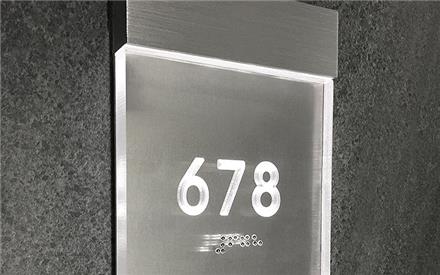 LUXELLO | LIGHTED CLEAR ROOM NUMBER SIGN
