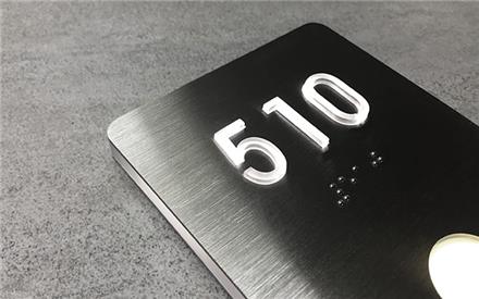 LUXELLO | LED ROOM NUMBERS LIGHTED